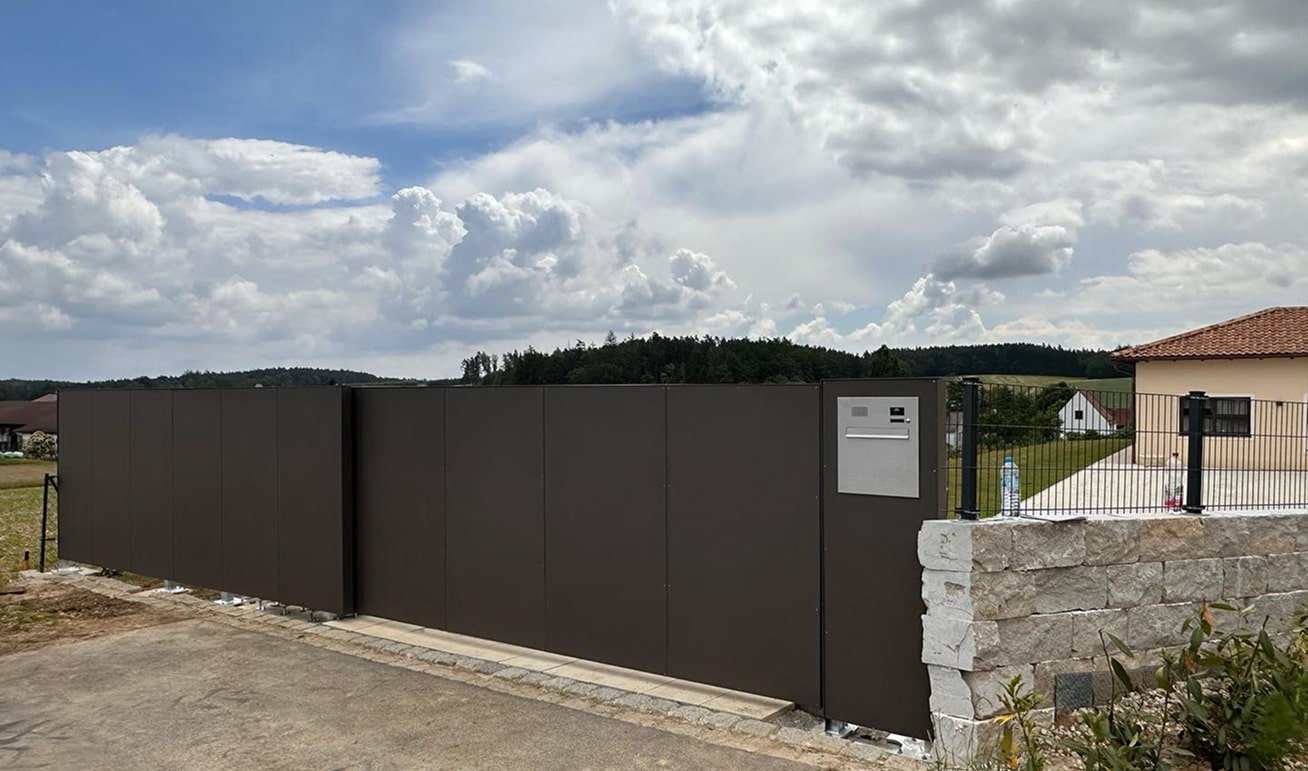 Hochwertiger-Metallbau-fur-Tore-min